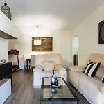 Seaside Bliss 2br With Tranquil Terrace Pool And Parking فوينخيرولا