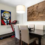 Seaside Bliss 2br With Tranquil Terrace Pool And Parking Lejlighed