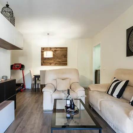 Seaside Bliss 2br With Tranquil Terrace Pool And Parking Fuengirola
