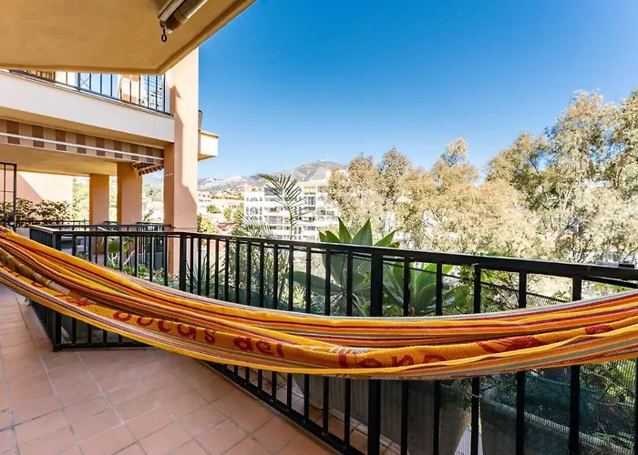 Seaside Bliss 2br With Tranquil Terrace Pool And Parking *