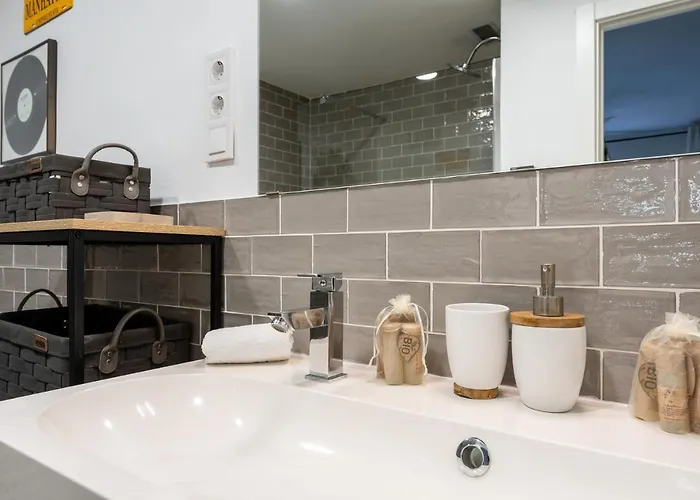 Apartamento Seaside Bliss 2br With Tranquil Terrace Pool And Parking *