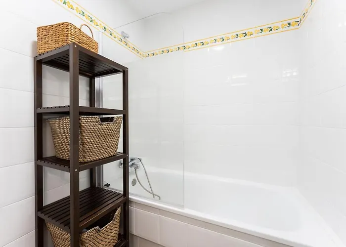 Apartamento Seaside Bliss 2br With Tranquil Terrace Pool And Parking *