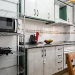 Seaside Bliss 2br With Tranquil Terrace Pool And Parking