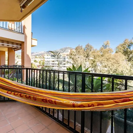 Seaside Bliss 2br With Tranquil Terrace Pool And Parking *